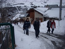 Dans le village